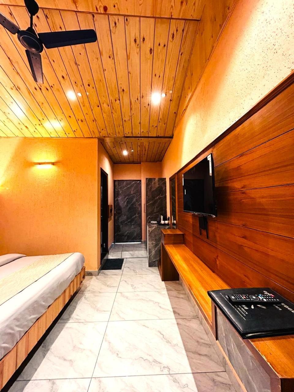 Living On The Edge A Luxury Stay Mussoorie Zewnętrze zdjęcie