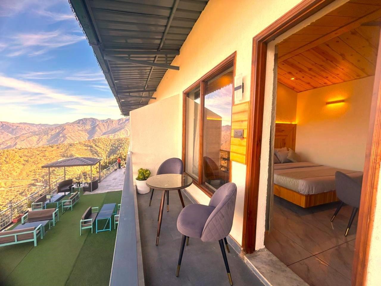 Living On The Edge A Luxury Stay Mussoorie Zewnętrze zdjęcie